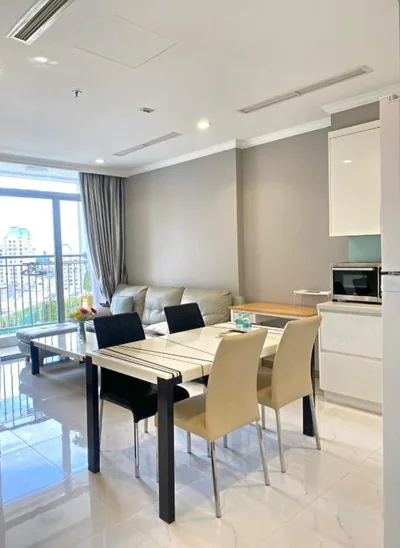 带阳台的一居公寓 — Landmark 81 LUNA Apartment - Condotel Luxury Residence